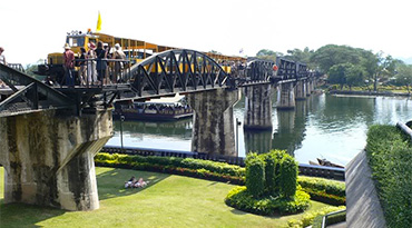 EXB012 - Damnoen Saduak & Bridge over the River Kwai (with Thai lunch)